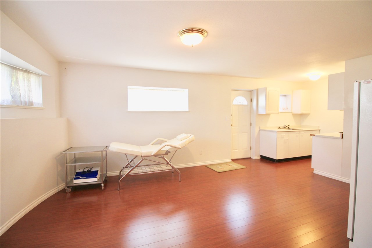 7439 7th Street, Burnaby East 14