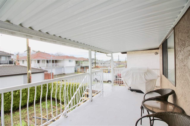 5821 Latta Street, Vancouver East 9