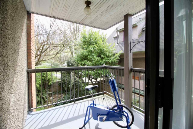 206 2355 Trinity Street, Vancouver East 3