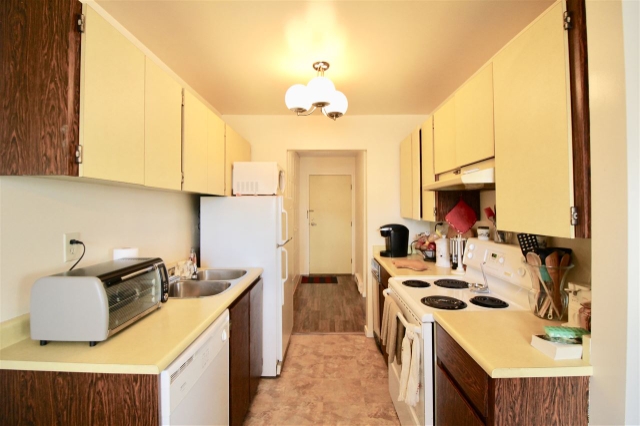206 2355 Trinity Street, Vancouver East 6