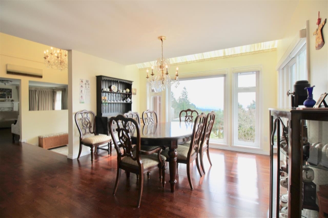 2578 Westhill Close, West Vancouver 4