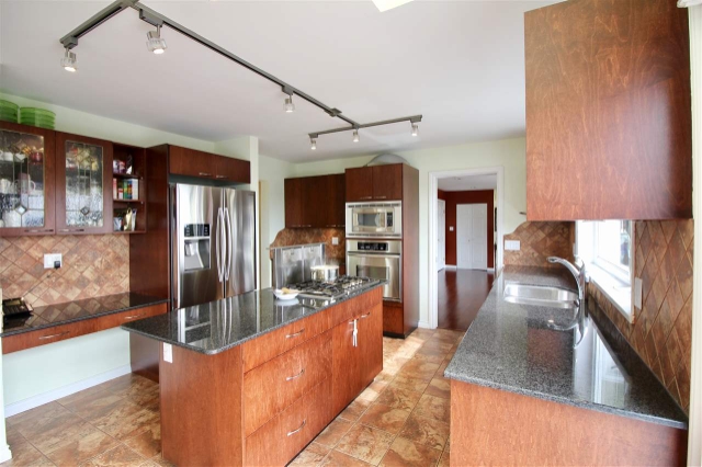 2578 Westhill Close, West Vancouver 5