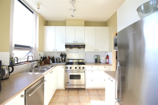 1605 4567 Hazel Street, Burnaby South 9