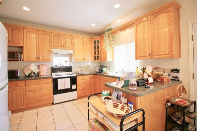 1322 Rosser Avenue, Burnaby North 4