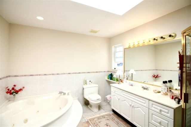 1322 Rosser Avenue, Burnaby North 9