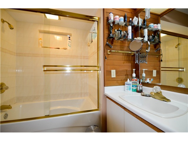 7058 Malibu Dr, Burnaby North 8