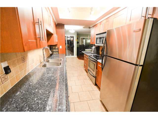 614 Girard Av, Coquitlam 5