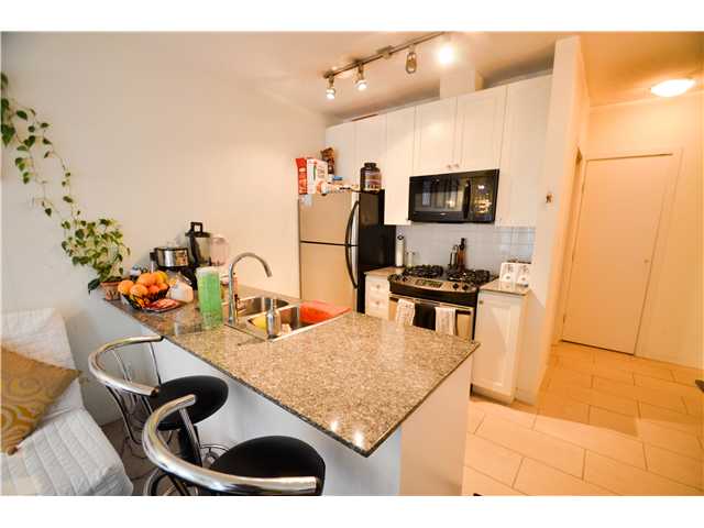 # 703 480 Robson St, Vancouver West 3