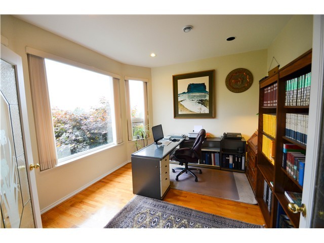 7292 Barnet Rd, Burnaby North 11