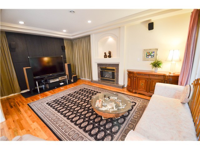 7292 Barnet Rd, Burnaby North 9