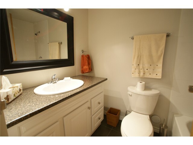 # 405 9857 Manchester Dr, Burnaby North 7