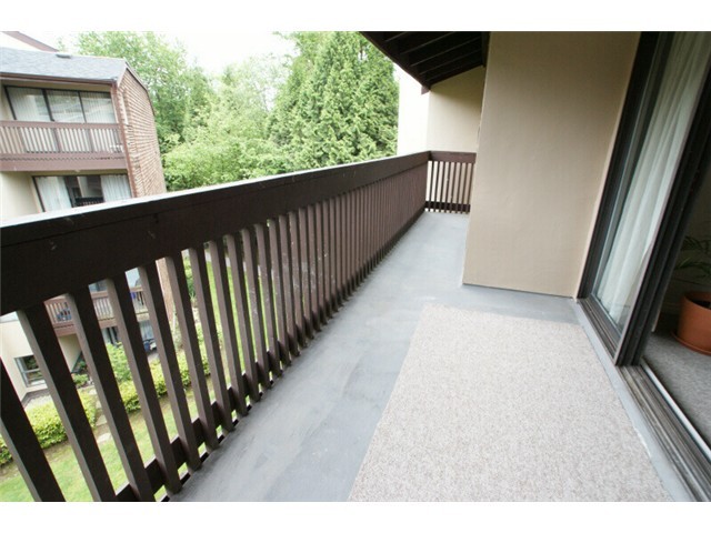 # 405 9857 Manchester Dr, Burnaby North 8