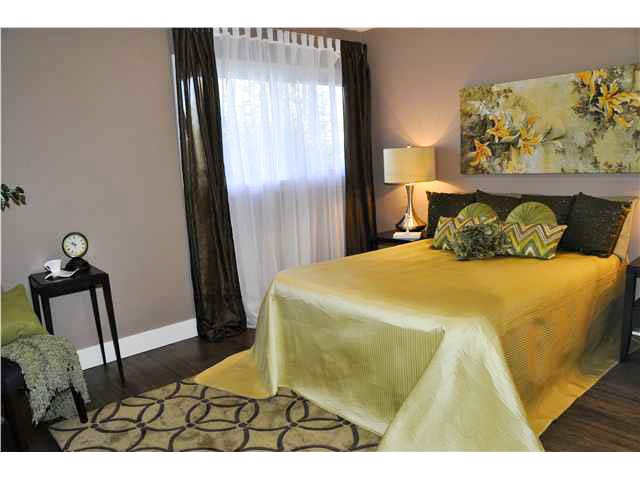 8247 10Th Av,	East Burnaby 5