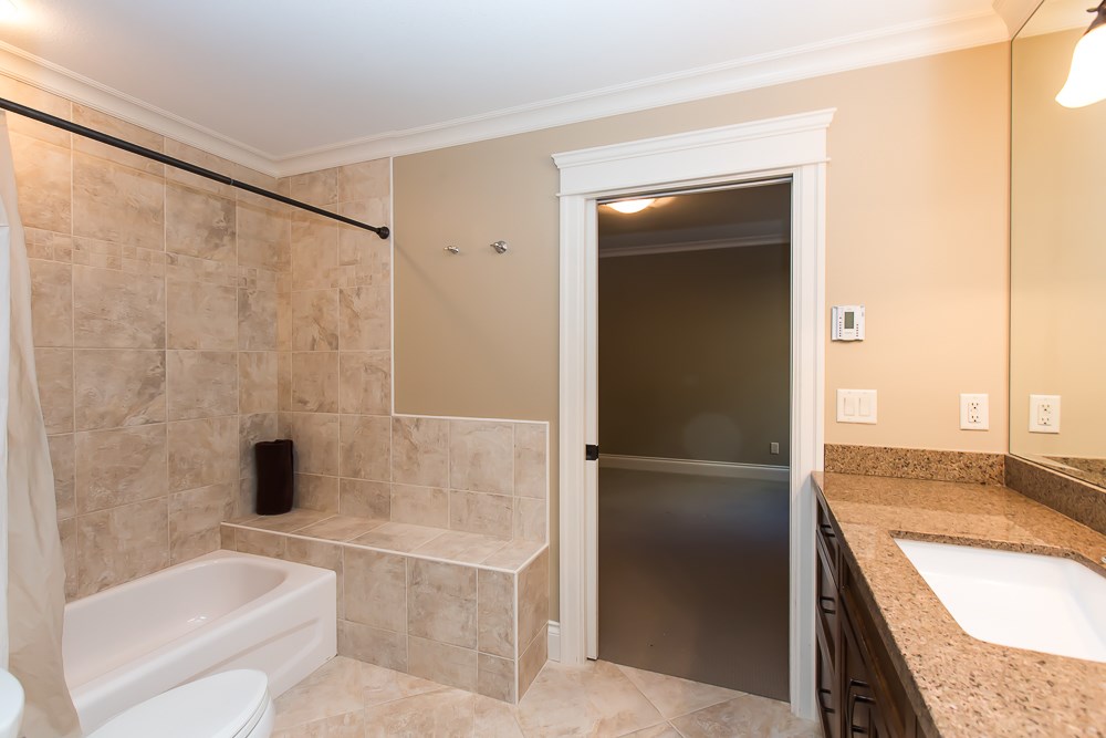 3138 Roycroft Court, Burnaby North 18