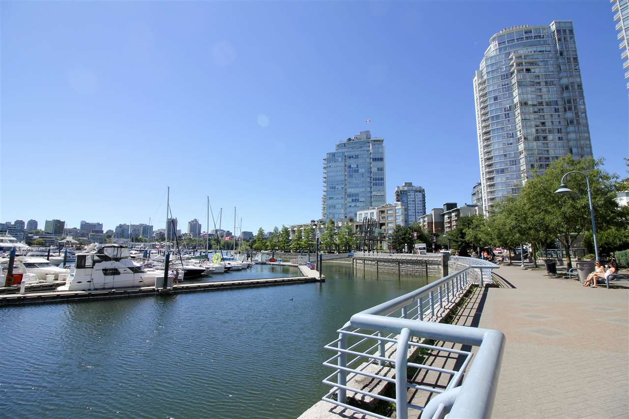 1801 198 Aquarius Mews, Vancouver West 4