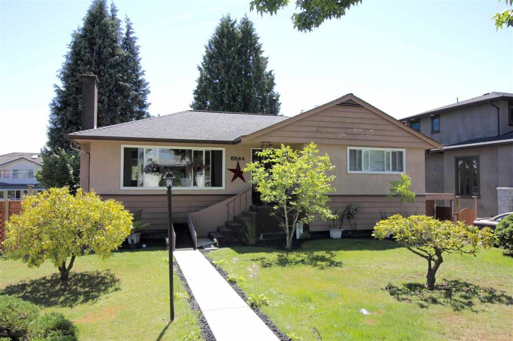 6644 Charles Street, Burnaby North