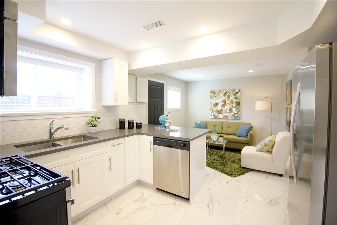 5920 Broadway, Burnaby North 12