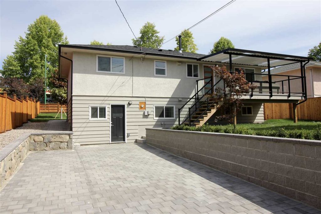 5920 Broadway, Burnaby North