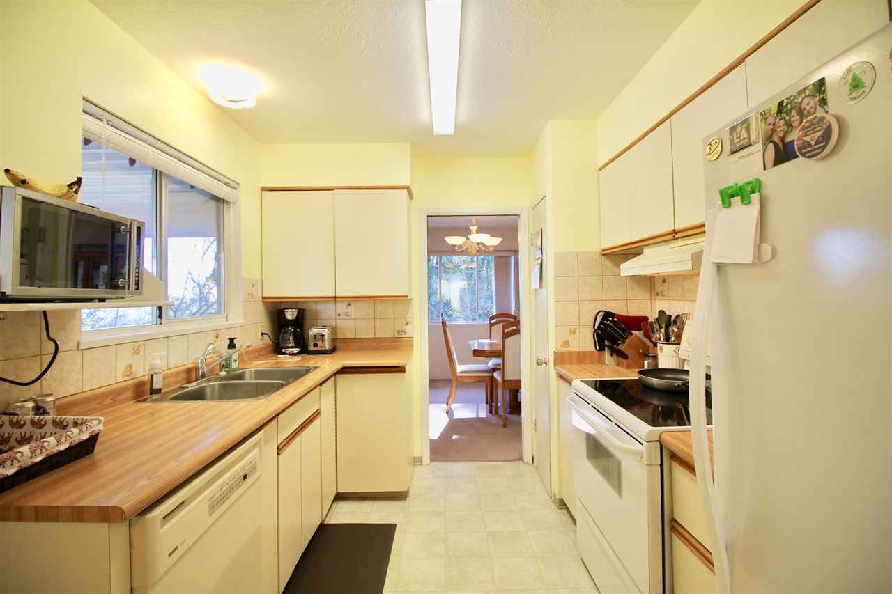 1667 Scarborough Crescent, Port Coquitlam 9