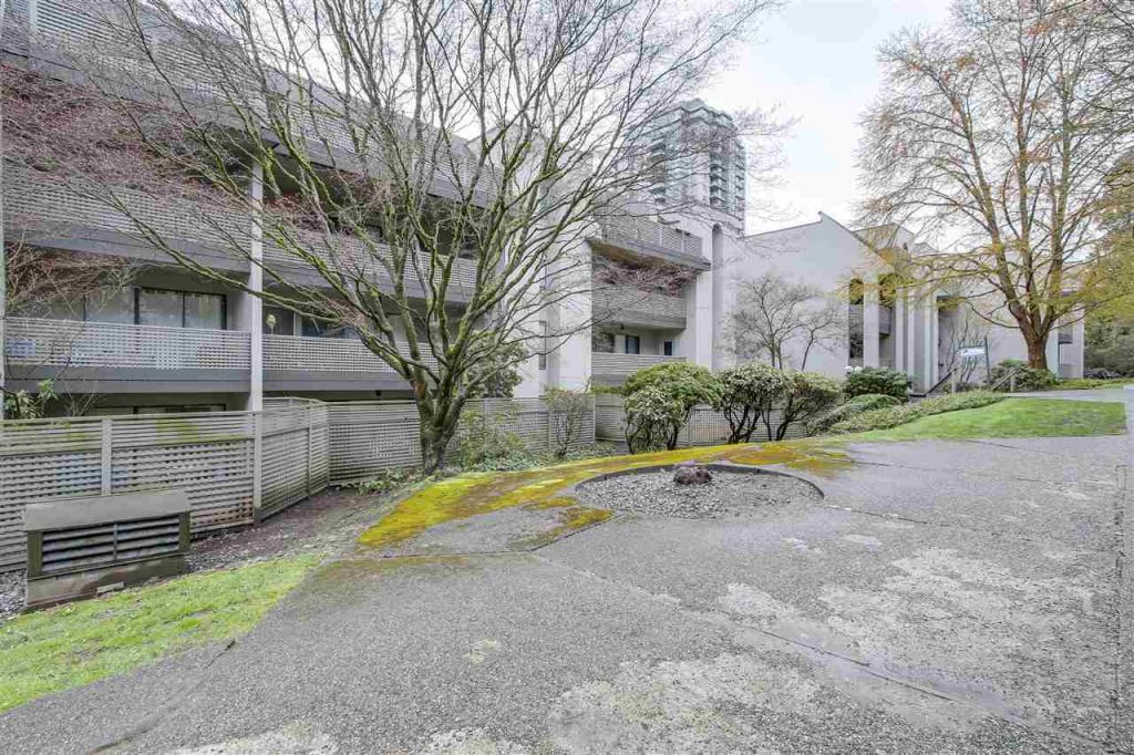 Douglas View | 1955 Woodway Place