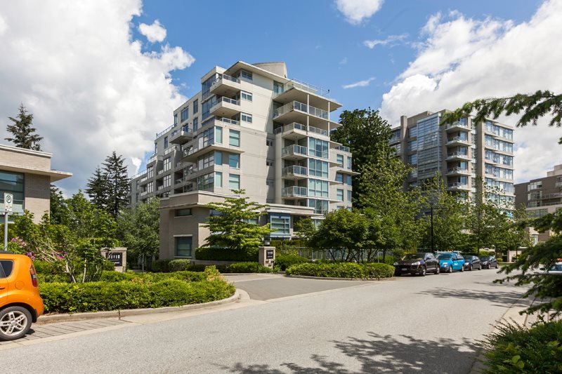 Novo II | 9262 University Crescent