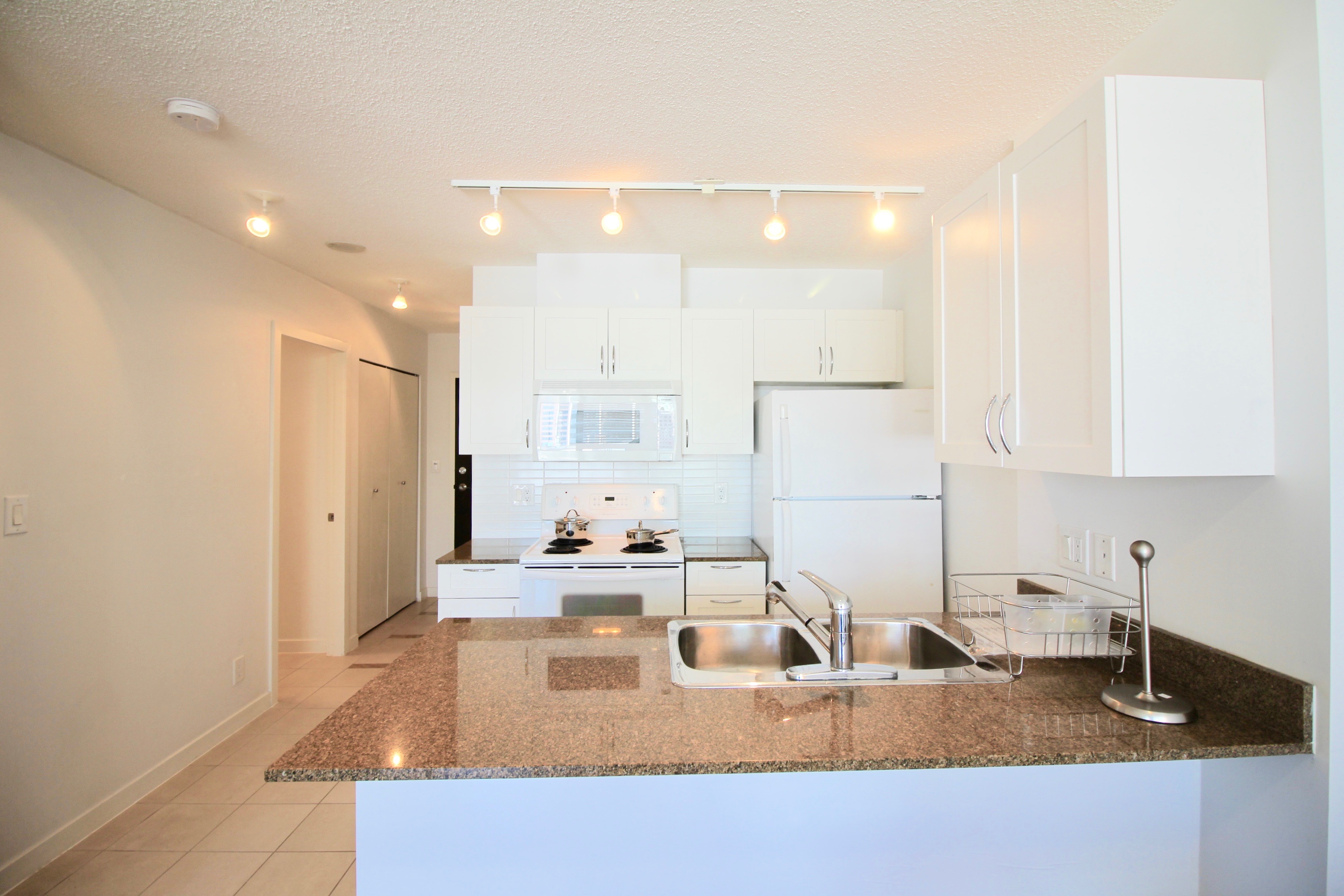1916-938 Smithe Street, Vancouver 7