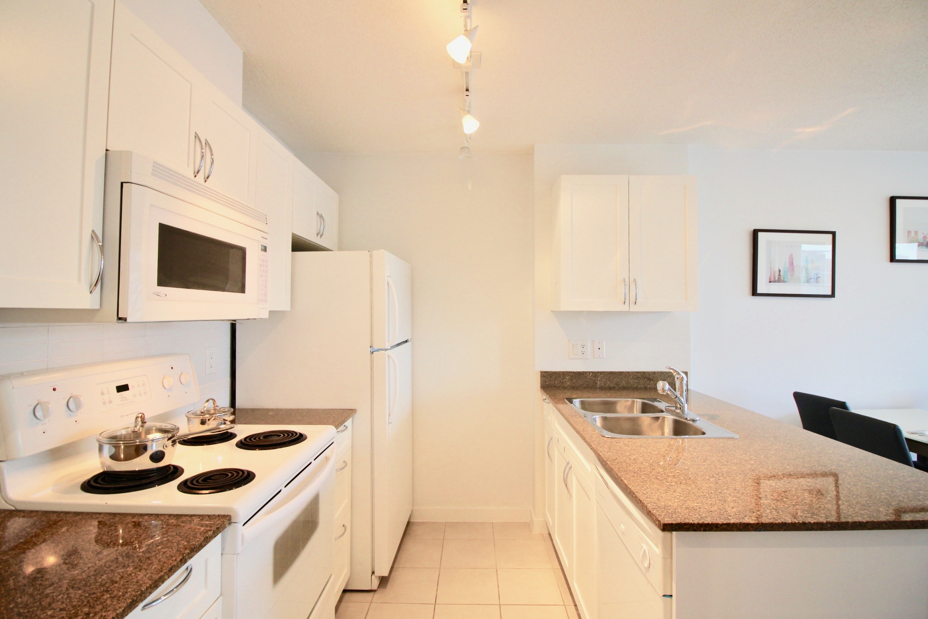 1916-938 Smithe Street, Vancouver 9