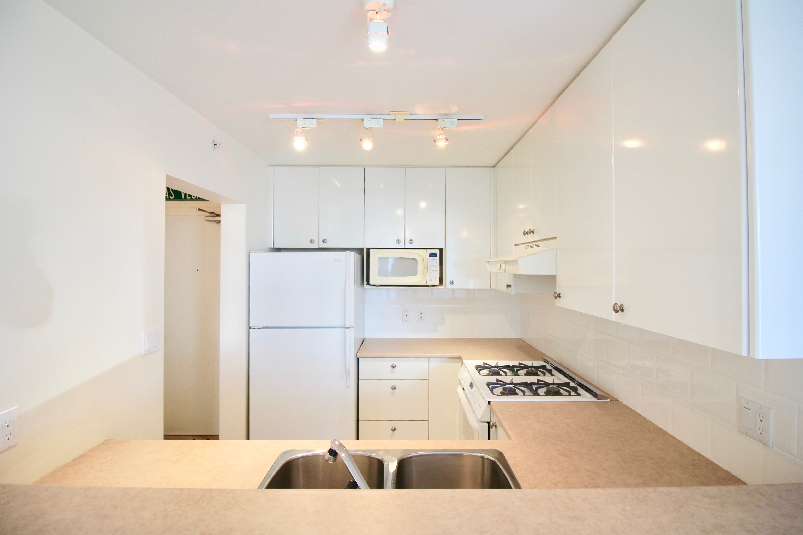 1002 4567 HAZEL STREET, BURNABY 5