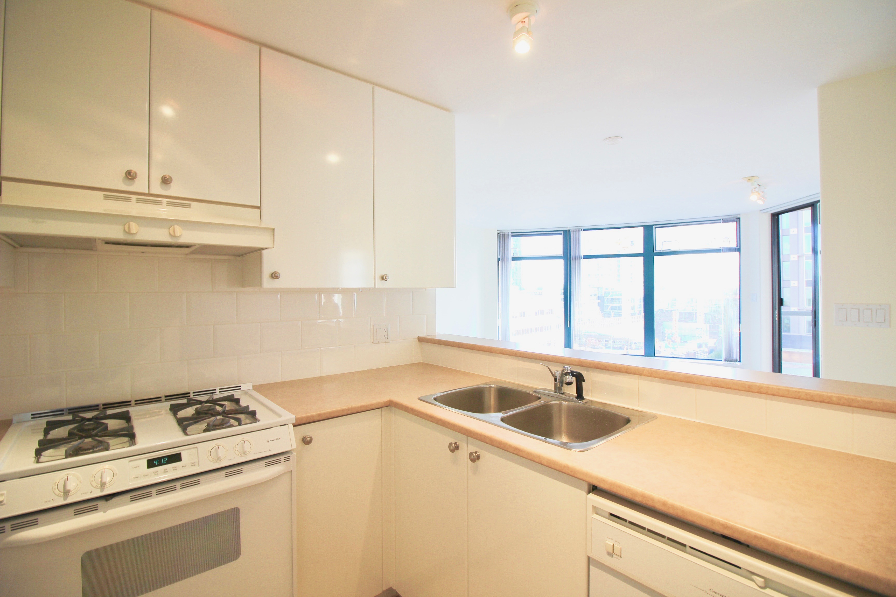 1002 4567 HAZEL STREET, BURNABY 7