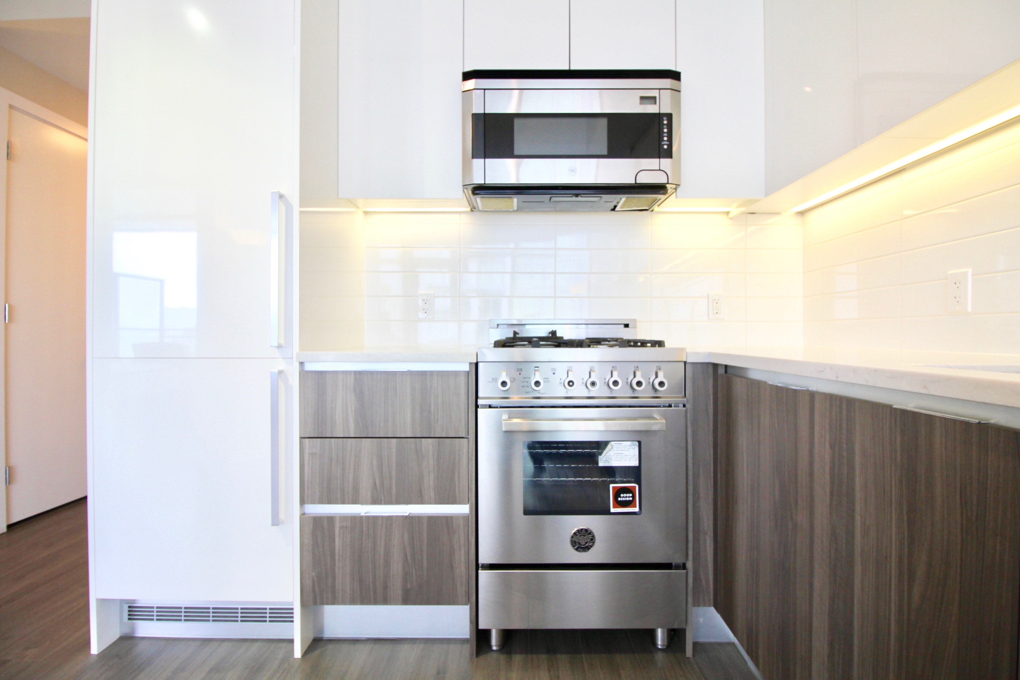 1705 4900 LENNOX LANE, BURNABY 6