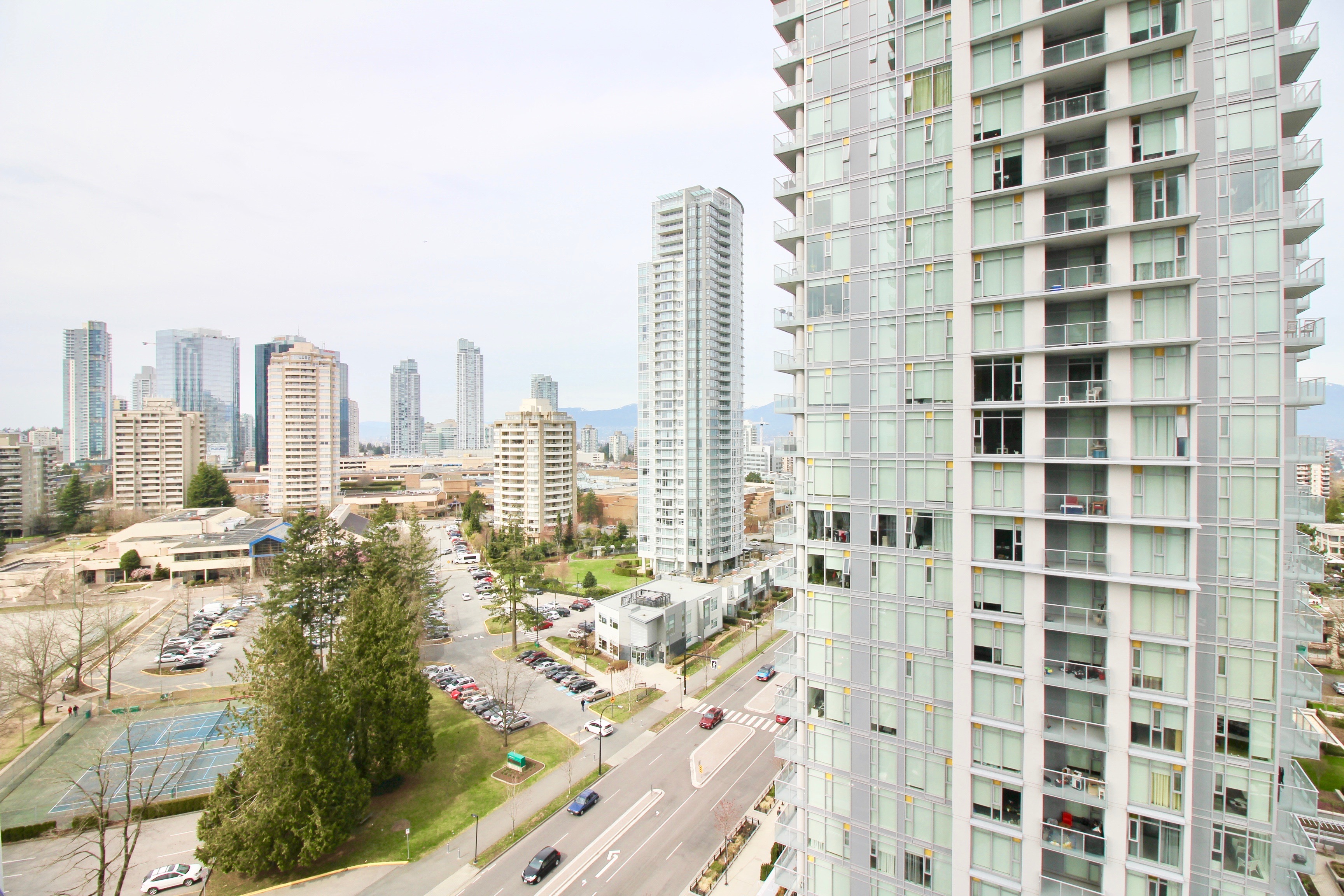 1705 4900 LENNOX LANE, BURNABY 10