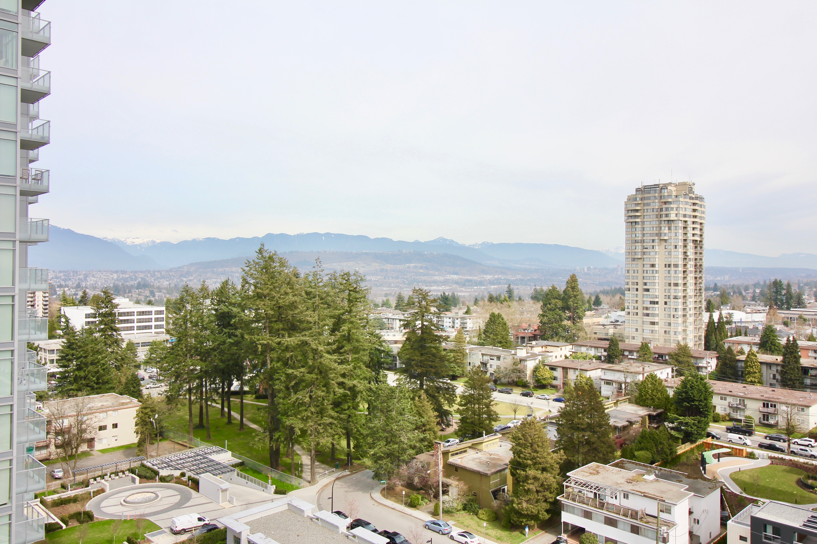 1705 4900 LENNOX LANE, BURNABY 9