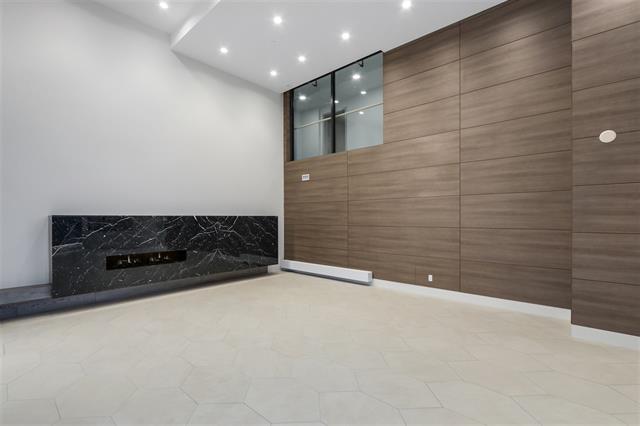 503 8850 UNIVERSITY CRESCENT, BURNABY 3