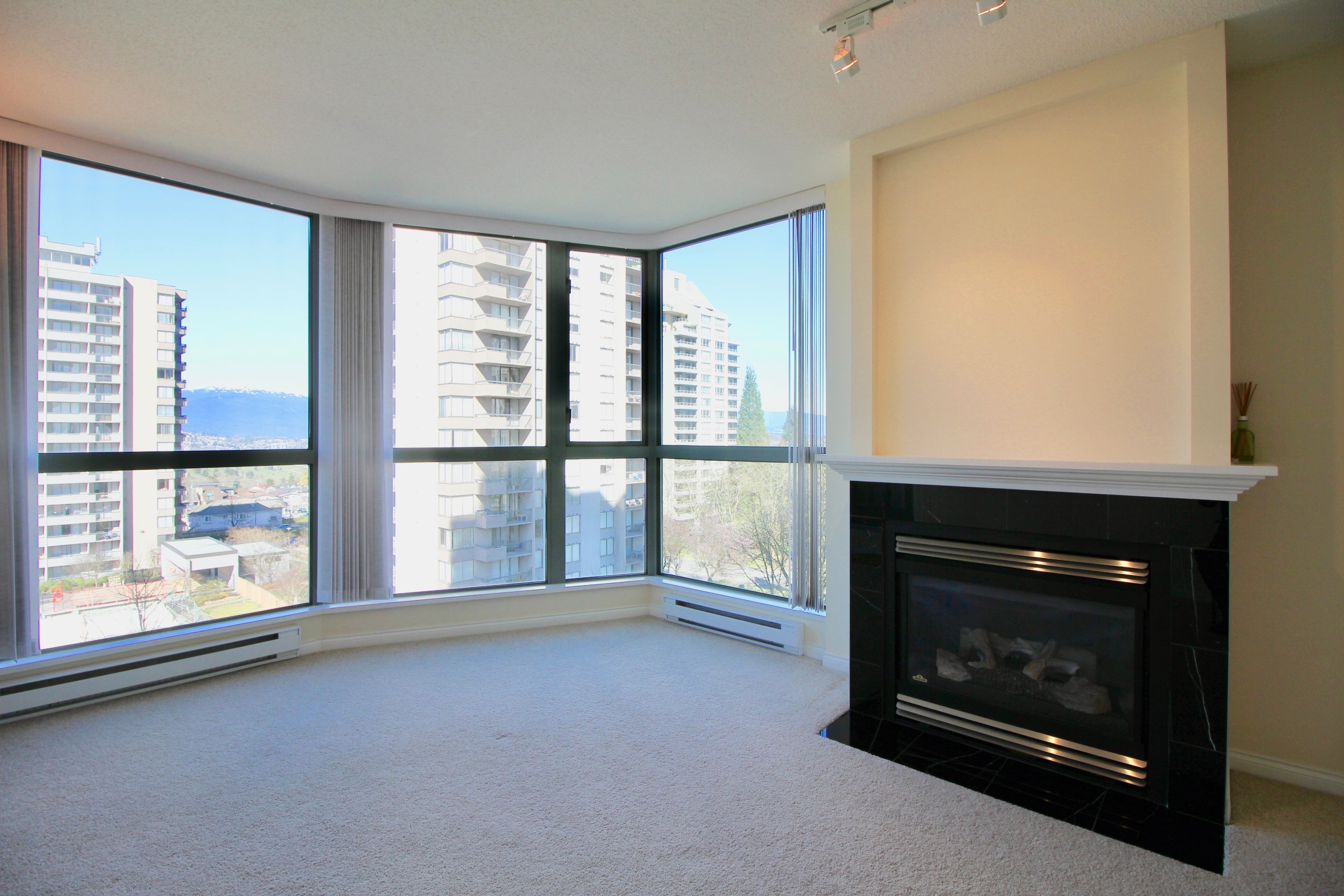 502 4788 HAZEL STREET, BURNABY 2
