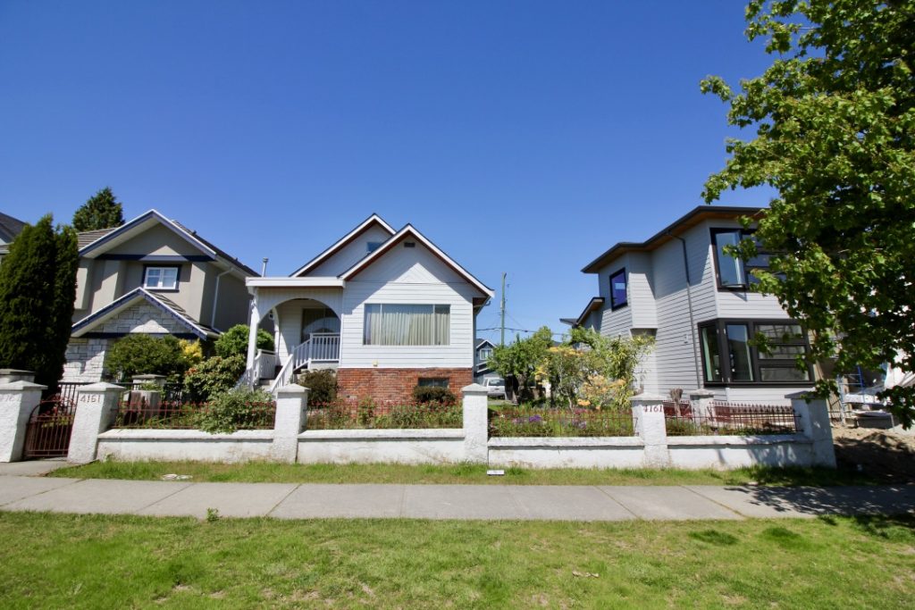 4161 Pandora Street, Burnaby North