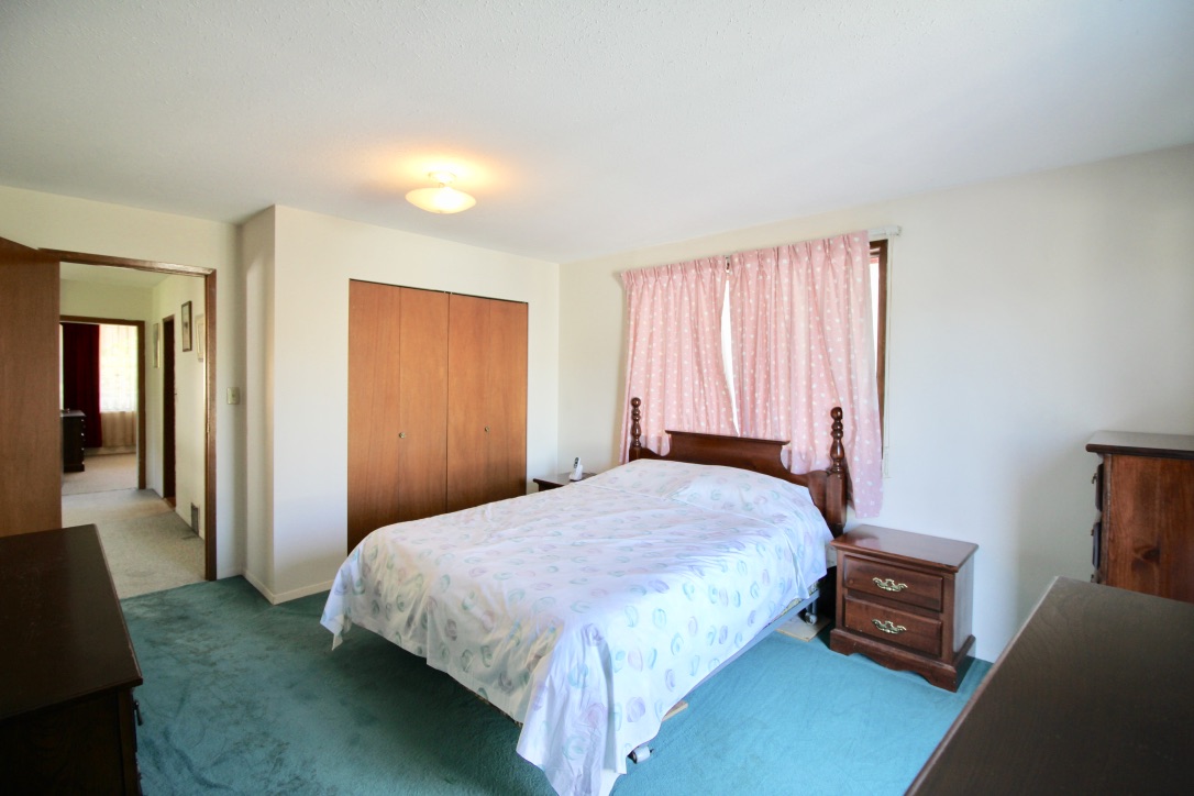 4161 PANDORA STREET, BURNABY NORTH 8
