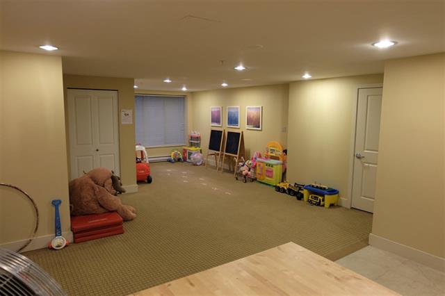1601 15 E Royal Avenue 13