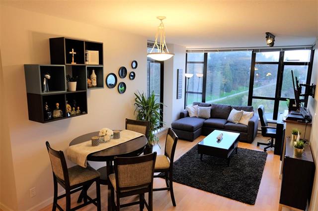 1601 15 E Royal Avenue 3