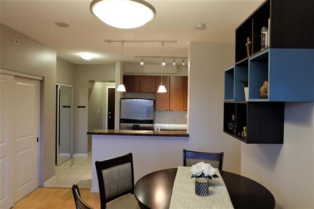 1601 15 E Royal Avenue 8