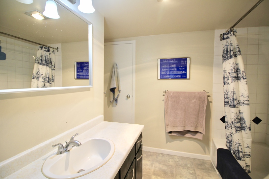 208 1955 Woodway Place, Burnaby 11