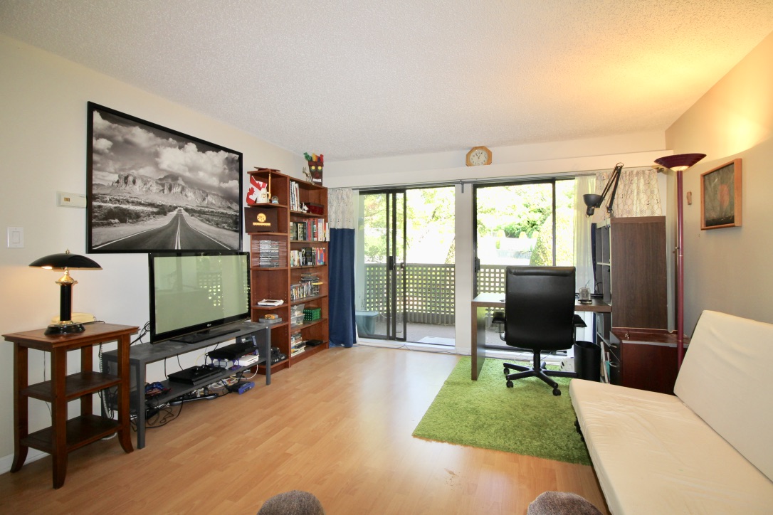 208 1955 Woodway Place, Burnaby 3