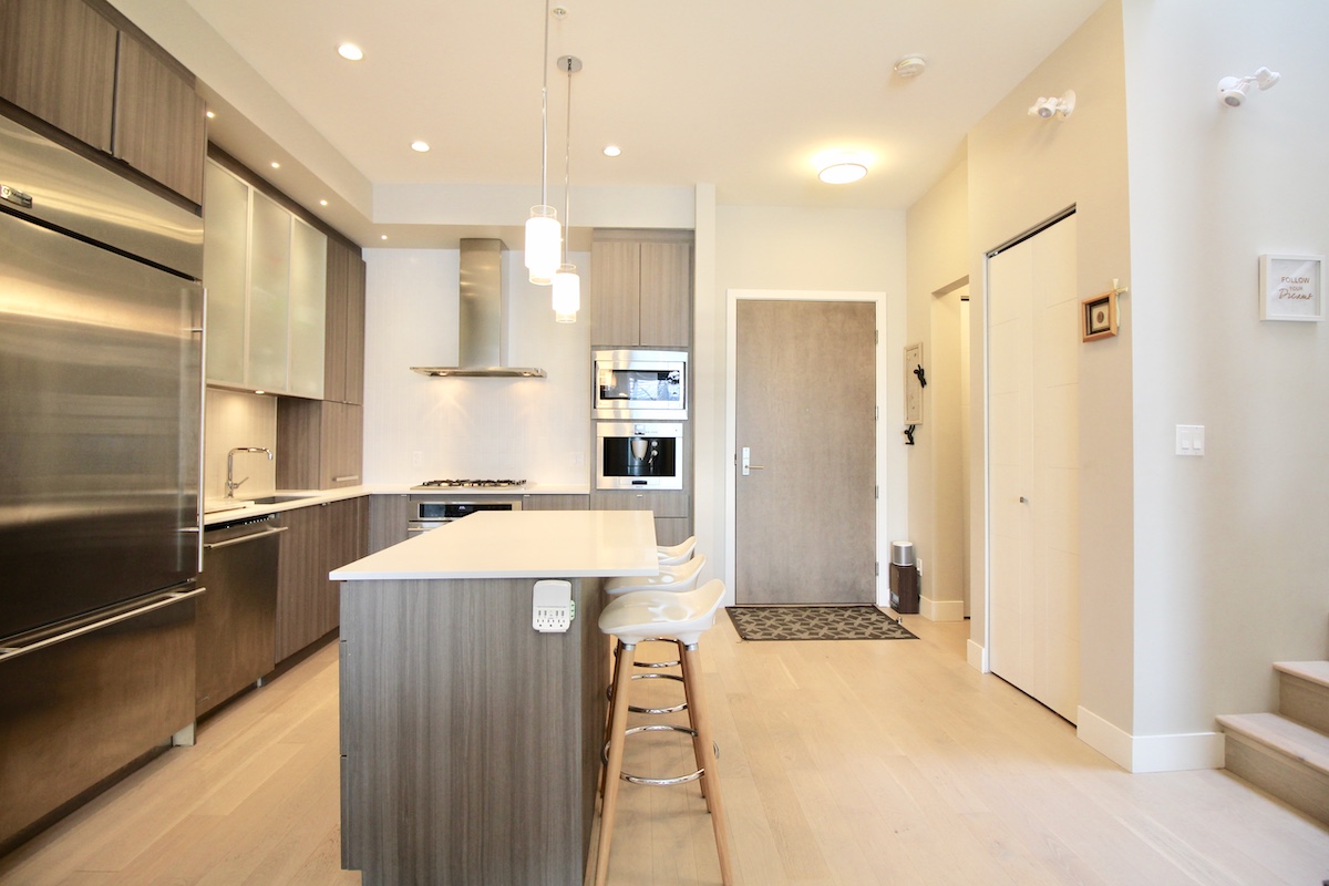 413 262 Salter St, New Westminster 7