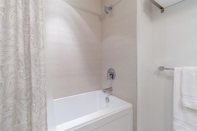 305 4310 HASTINGS STREET 16
