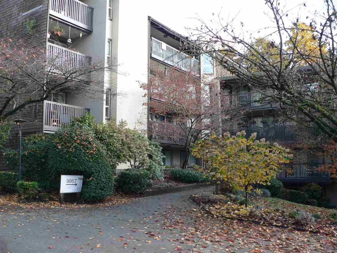 Barclay Woods | 9867 Manchester Drive 3