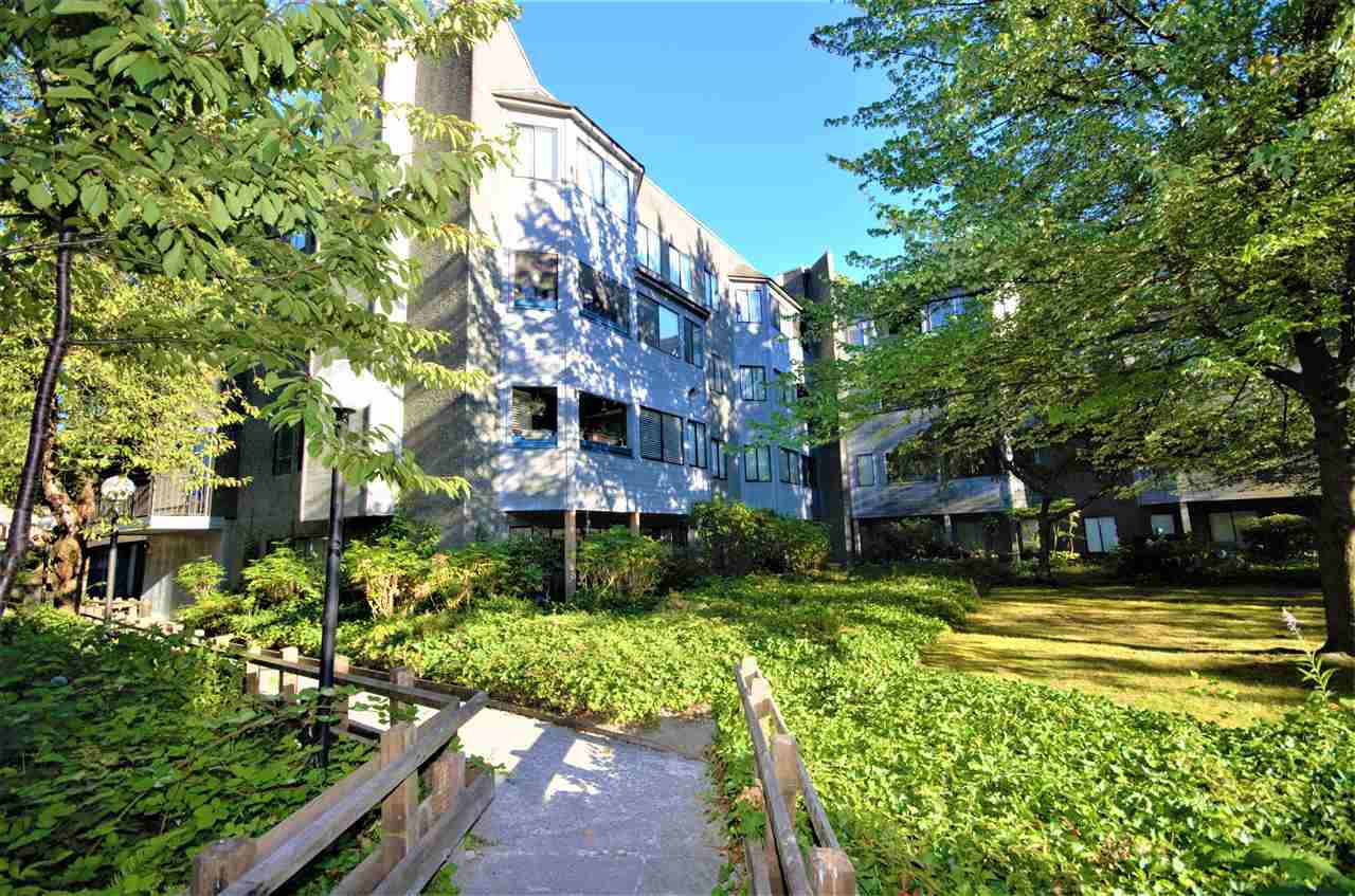 Brookside Court | 9890 Manchester Drive 3