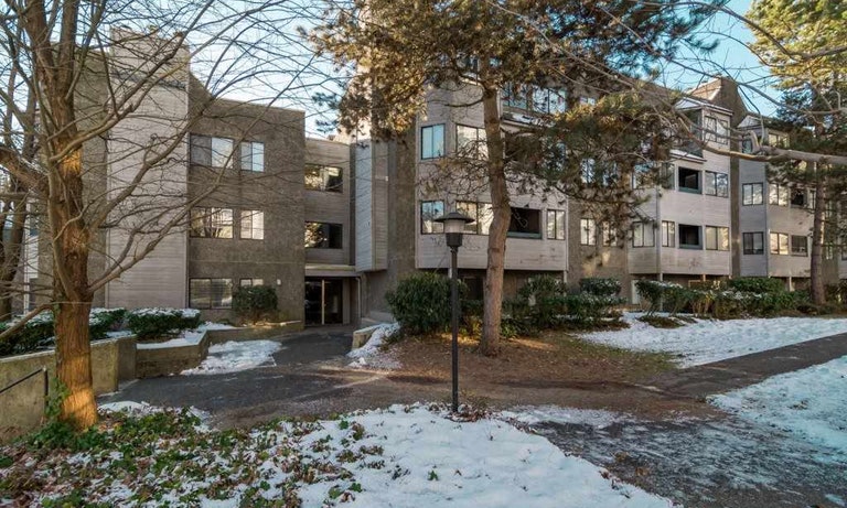 Brookside Court | 9890 Manchester Drive 2