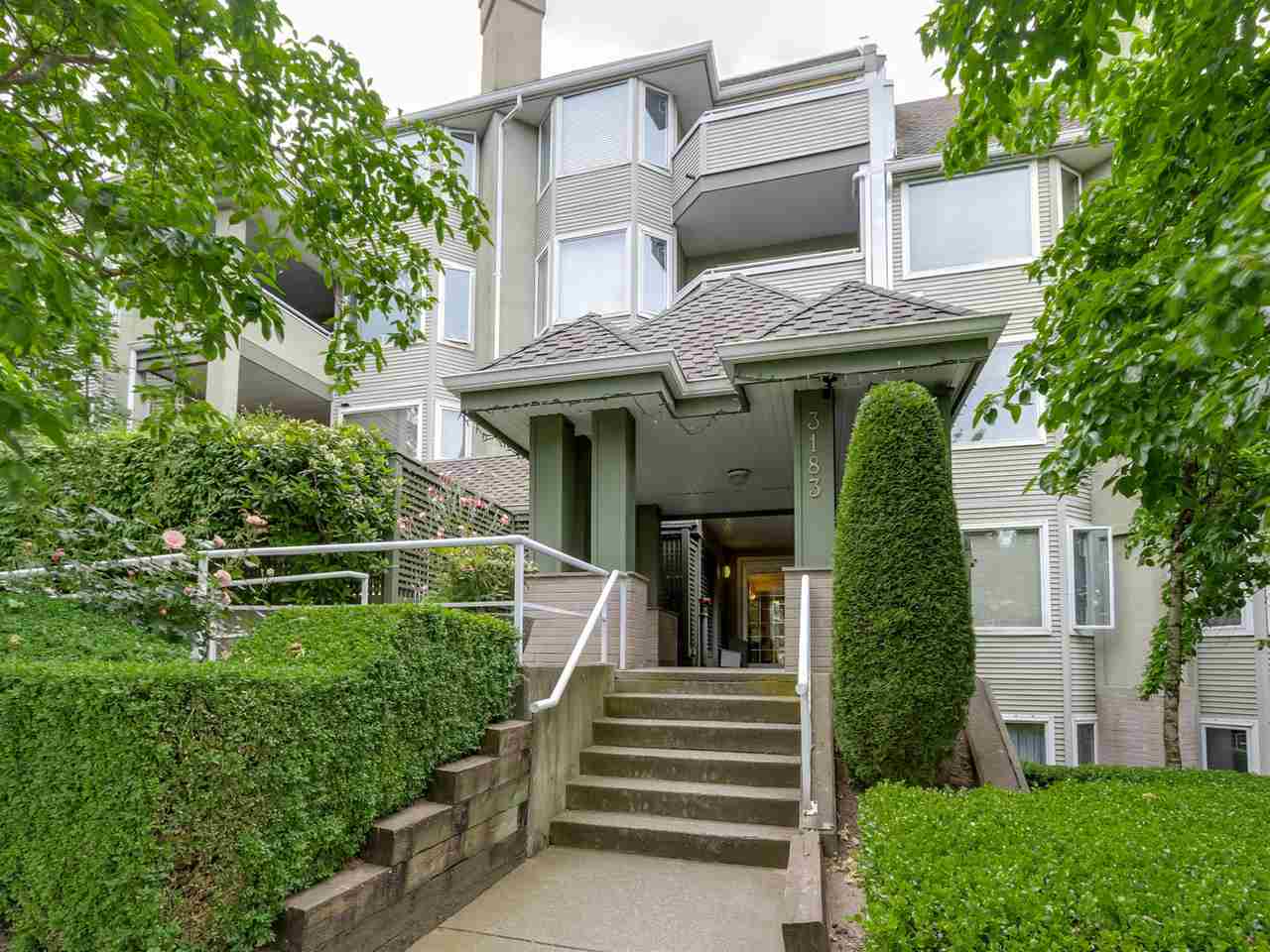 Winchelsea | 3183 Esmond Avenue 2