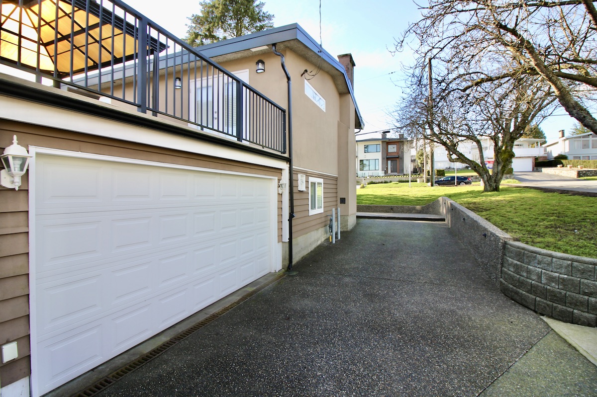 1110 Fell Ave, Burnaby 32