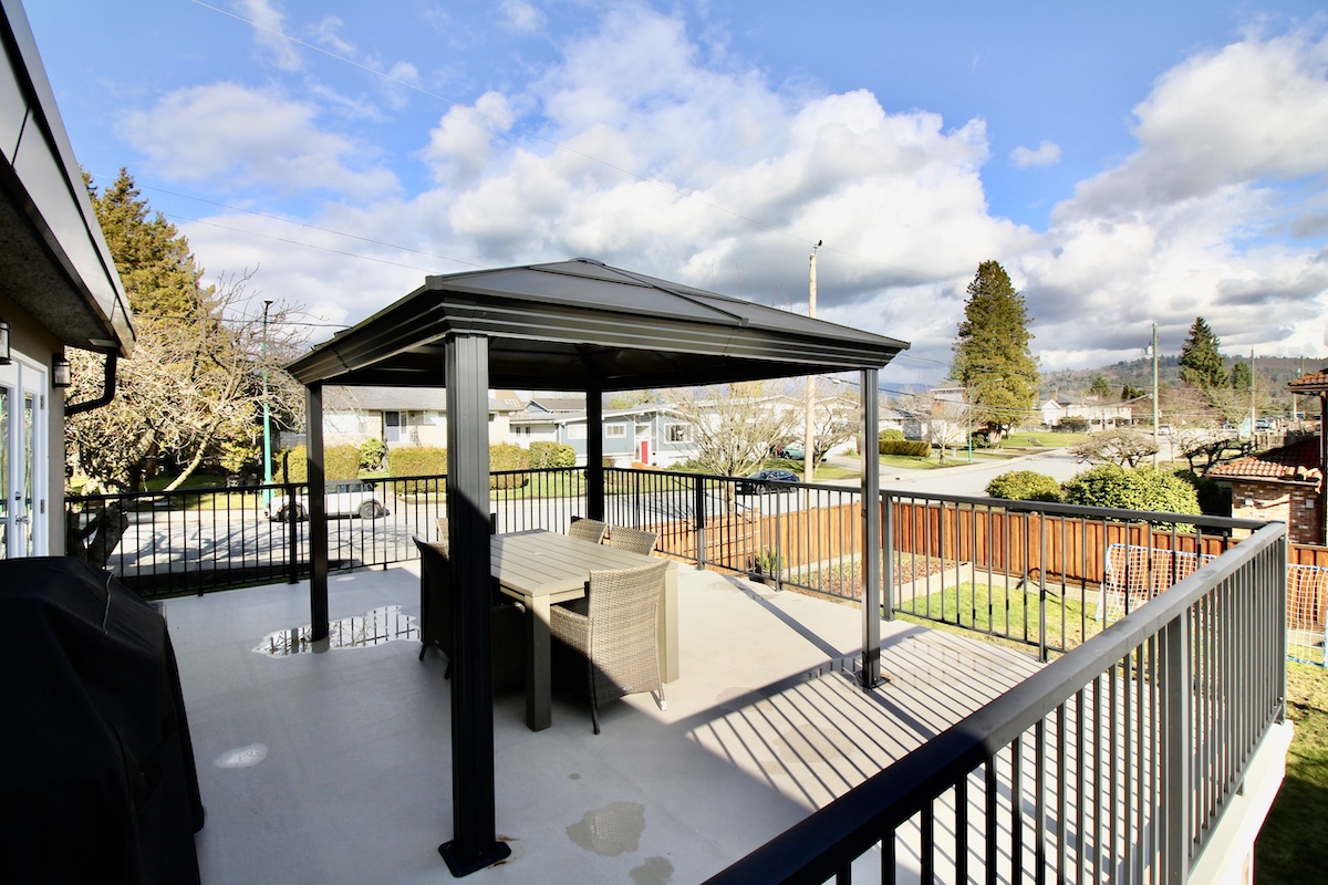 1110 Fell Ave, Burnaby 25