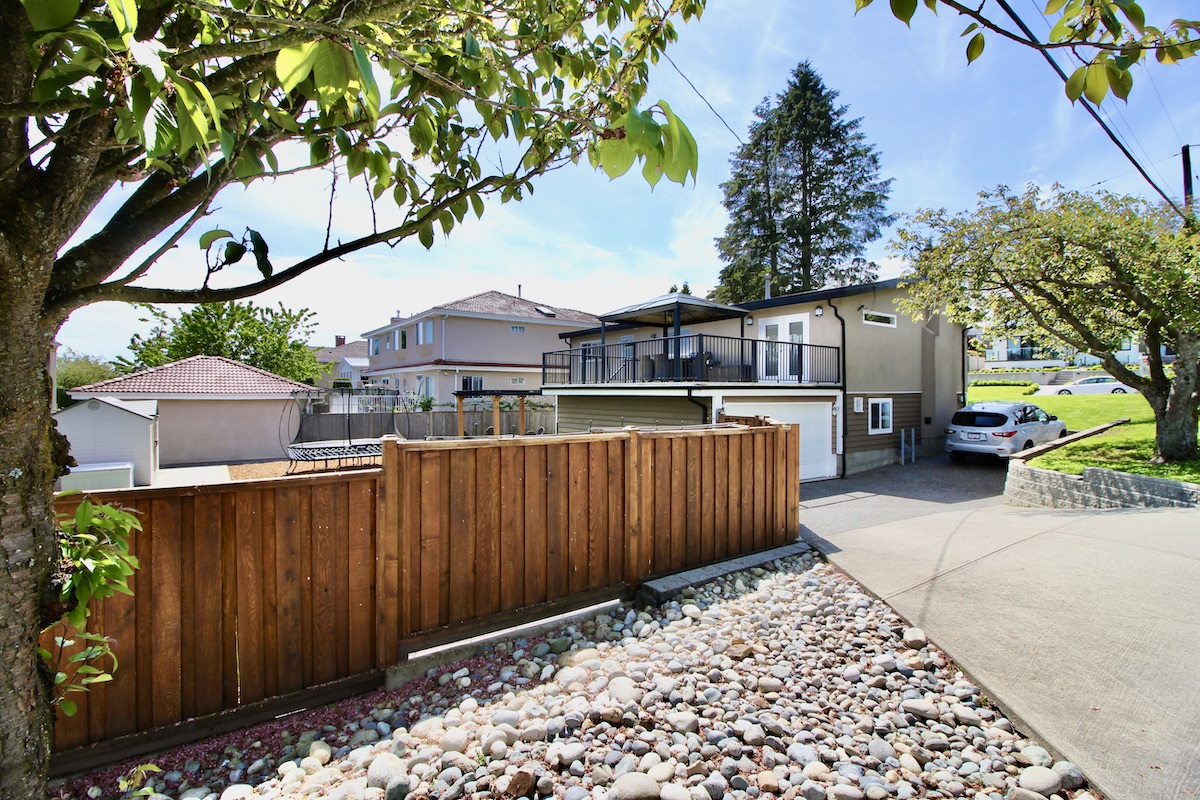 1110 Fell Ave, Burnaby 30